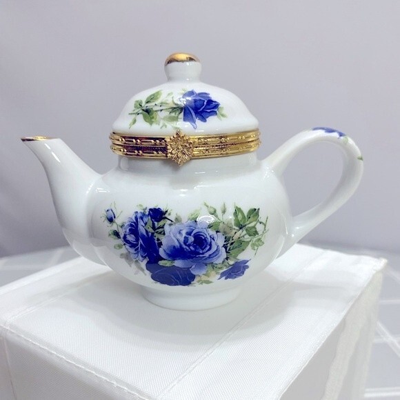 Teapot Blue Rose Floral Pattern Gold 1960’s Trinket Box Formalities by Baum Bros - Picture 1 of 8